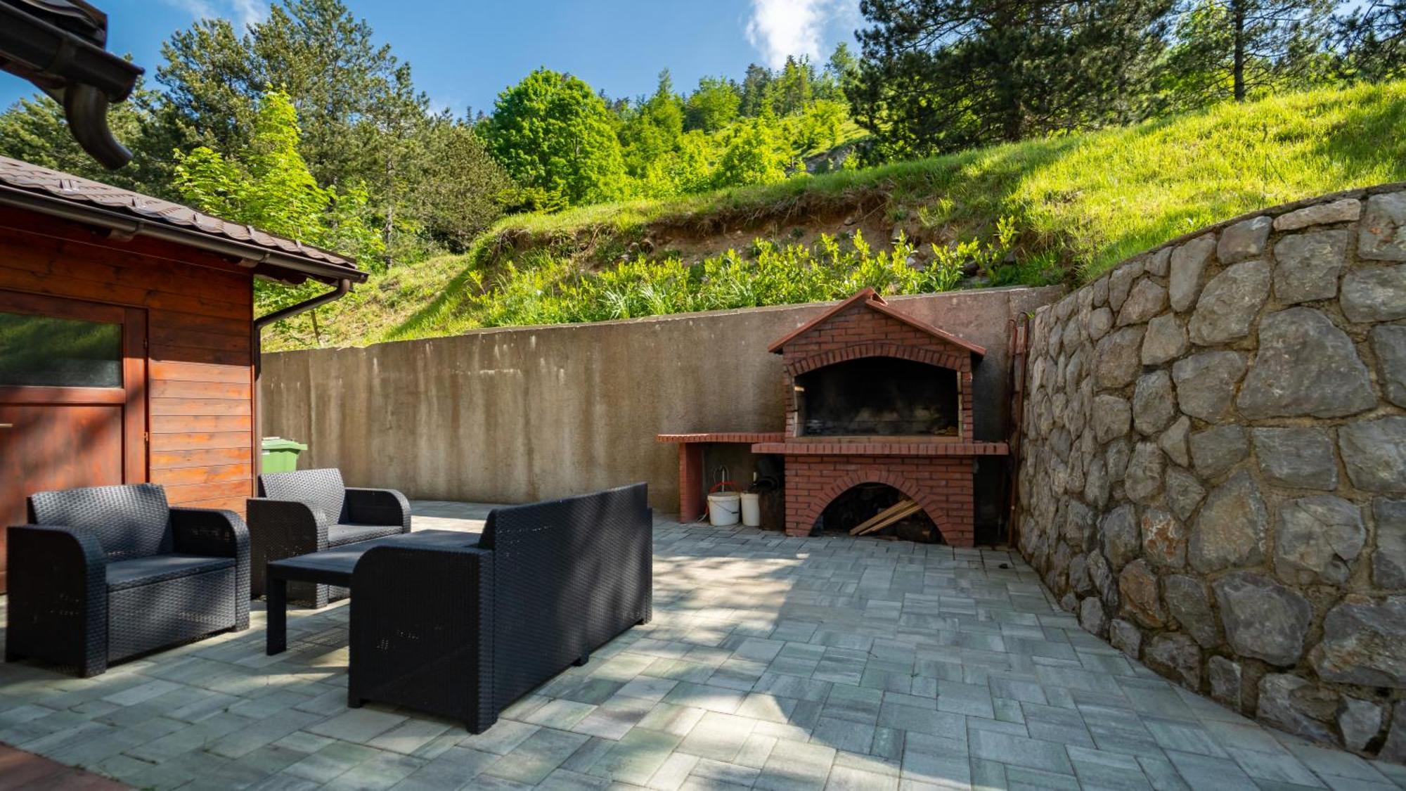 Specious Apartment Manitu In Forest Countryside Fužine エクステリア 写真